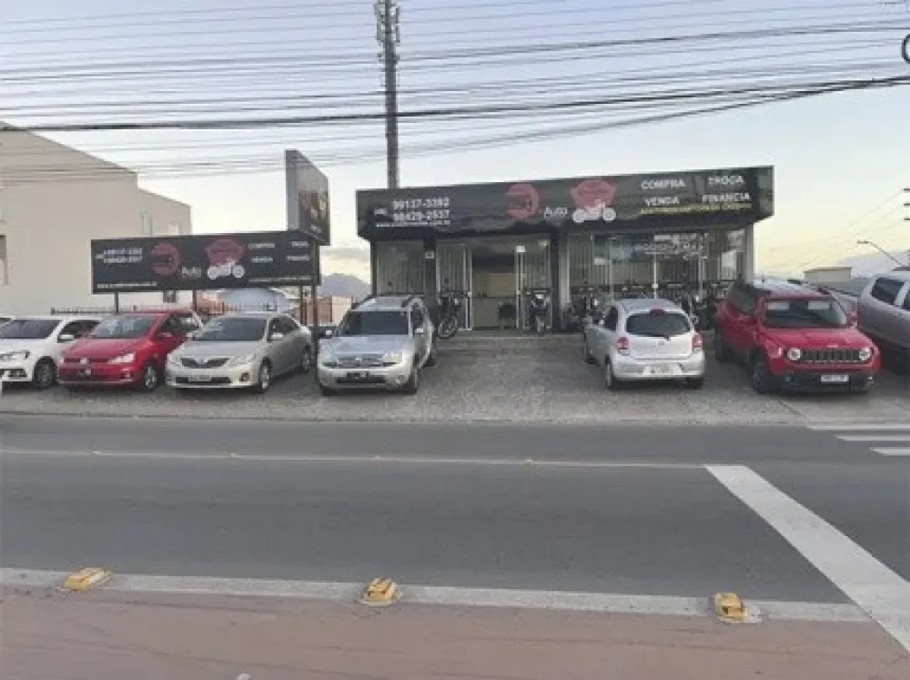 Fachada da Evadir Motos Mais Auto Veículos